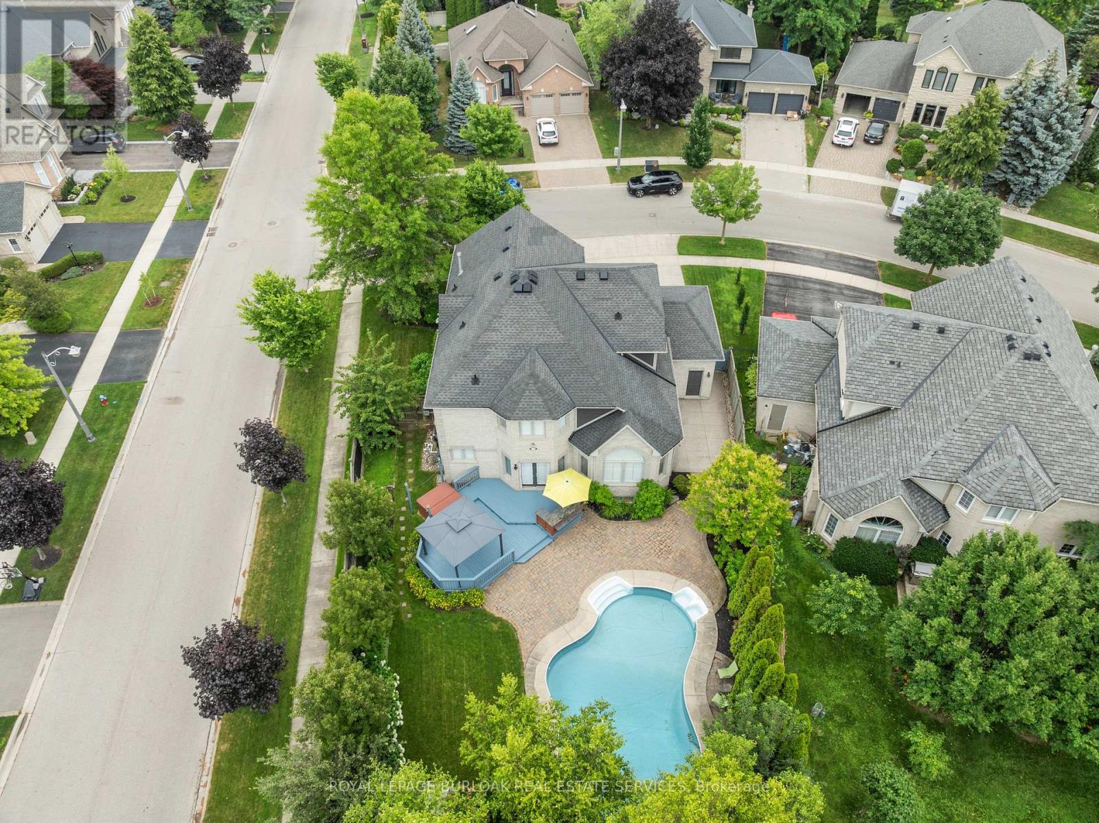 Photo 47 of 2531 Hogan Court, Burlington ON