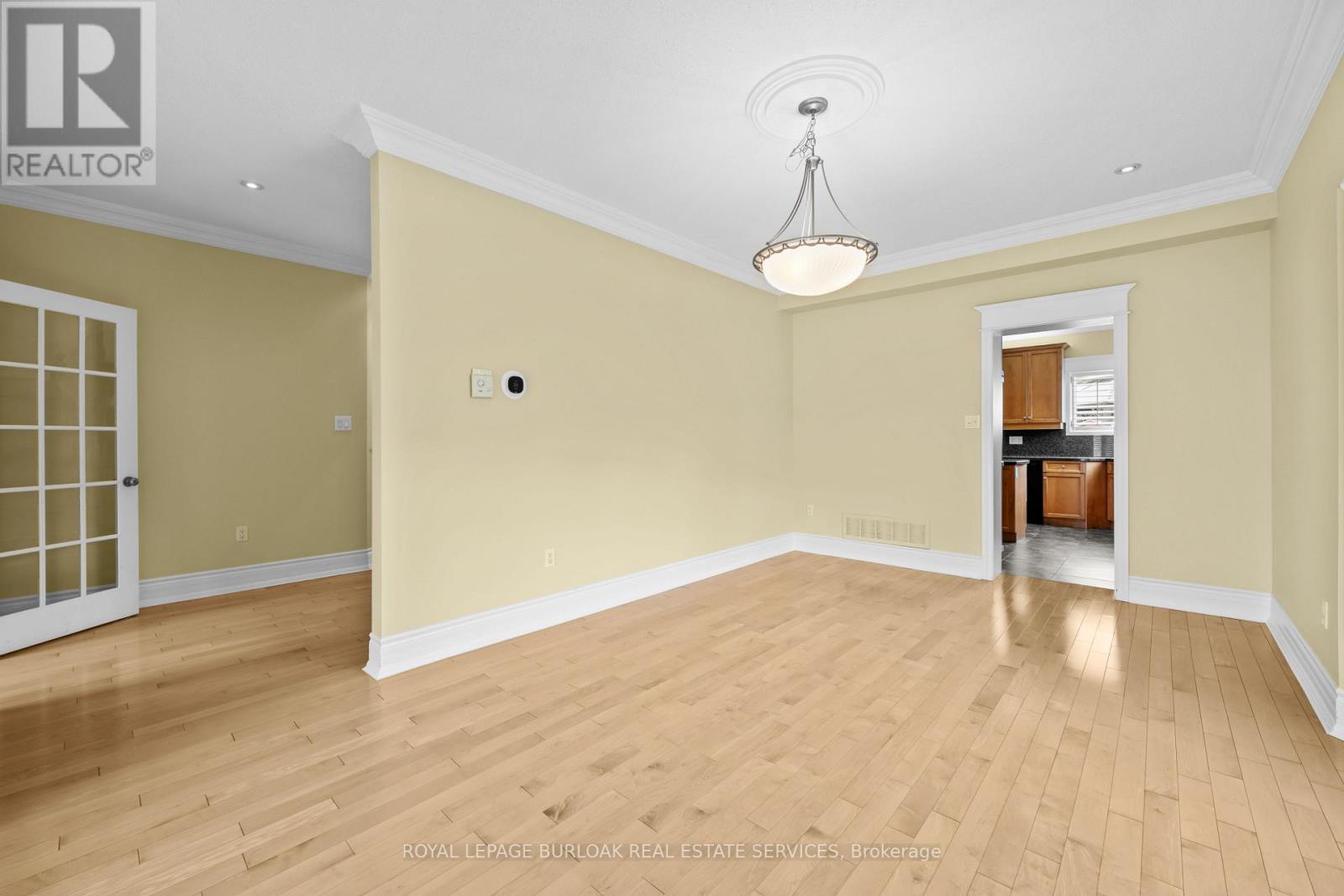 Photo 7 of 2531 Hogan Court, Burlington ON
