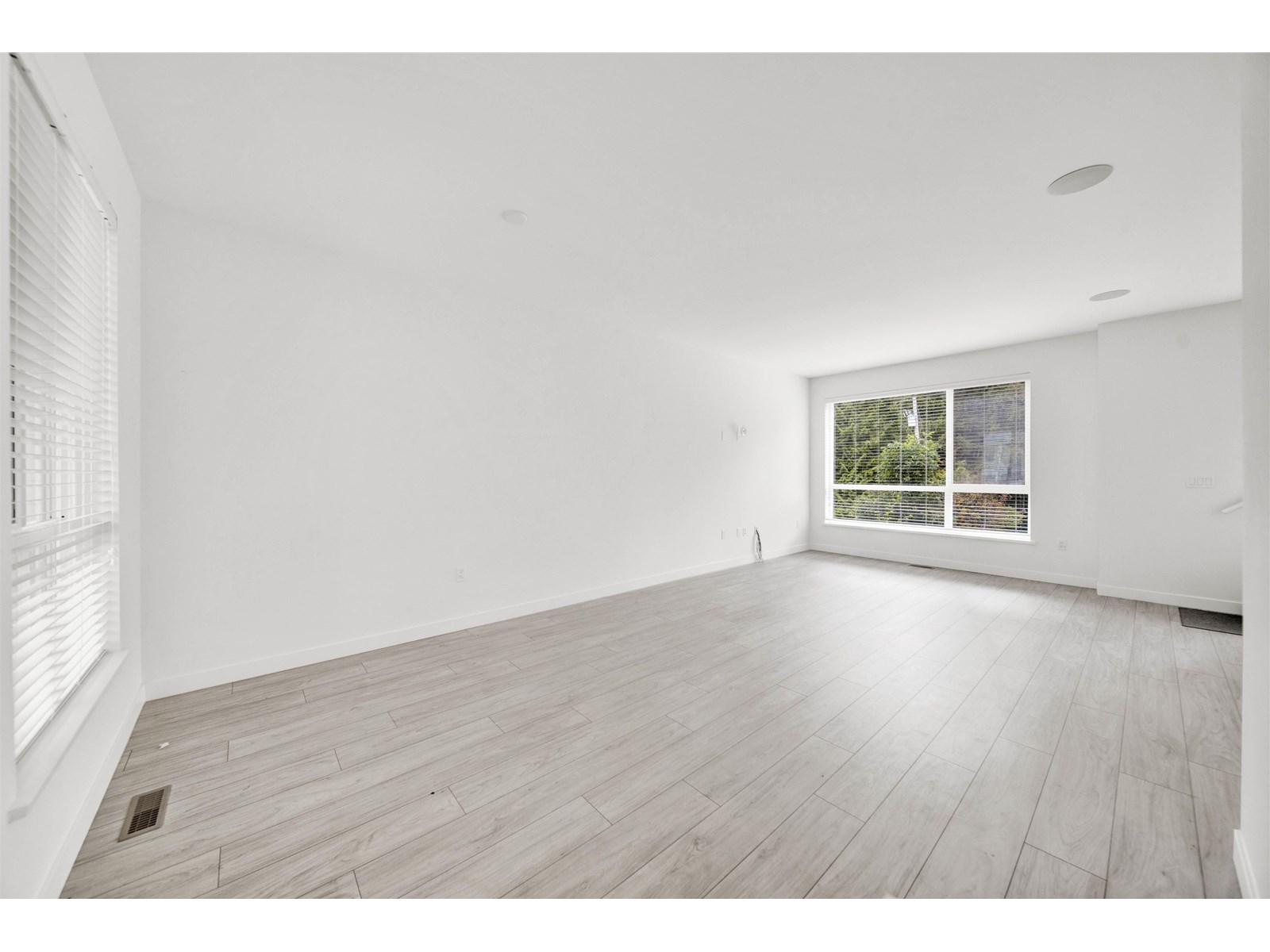 Photo 11 of 2 7288 188 Street, Surrey BC