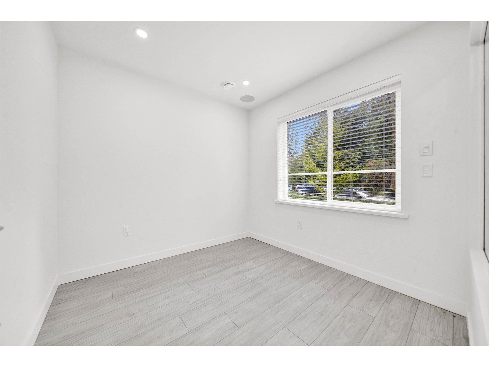 Photo 5 of 2 7288 188 Street, Surrey BC