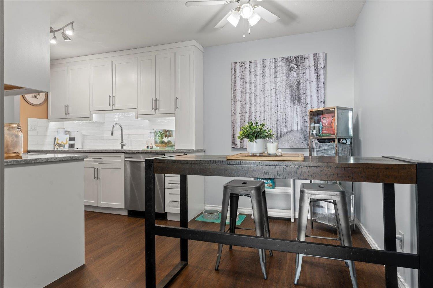 Photo 6 of 103 2567 Victoria Street, Abbotsford BC