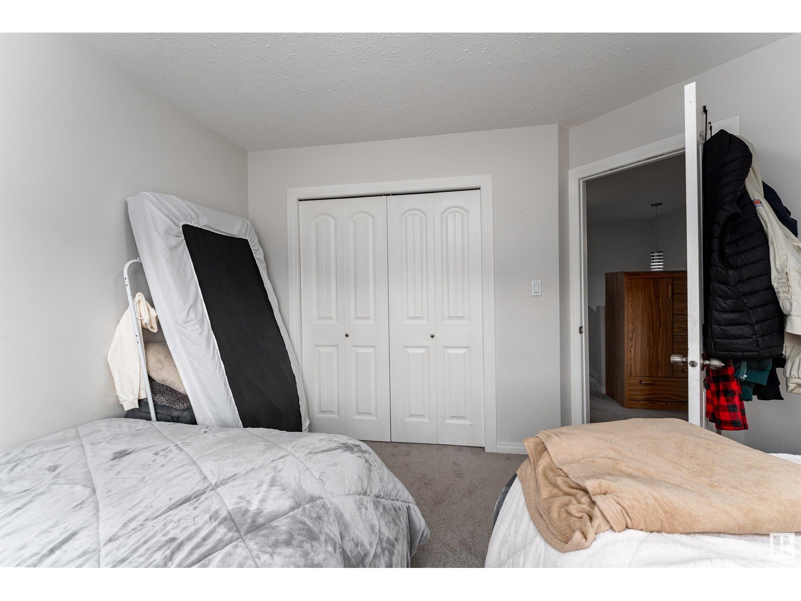 Photo 15 of 2 11813 43 St Nw, Edmonton AB