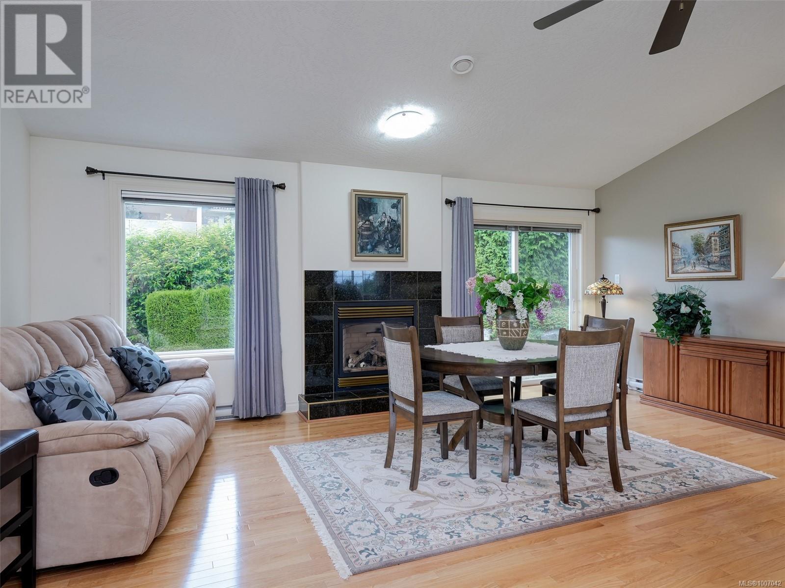 Photo 9 of 2340 Watkiss Way, View Royal BC