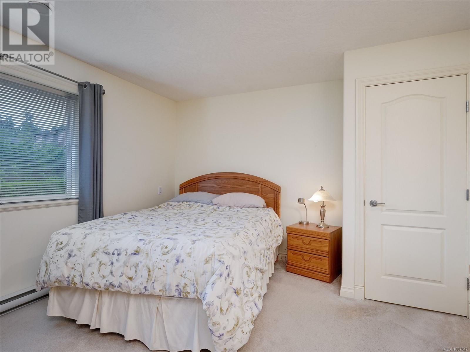 Photo 10 of 2340 Watkiss Way, View Royal BC