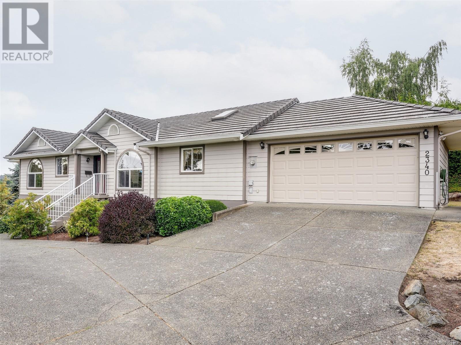 Photo 8 of 2340 Watkiss Way, View Royal BC