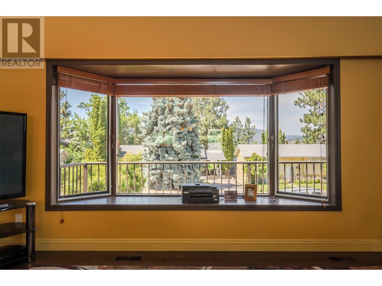 186 DUNANT CRESCENT - Image 11