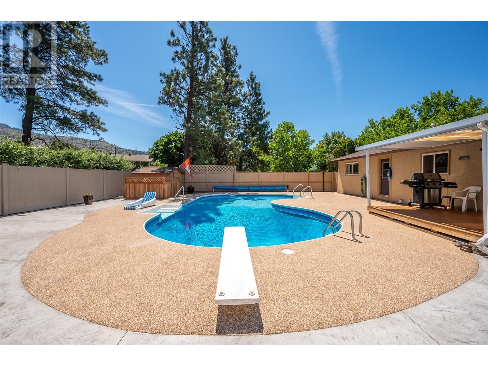 186 DUNANT CRESCENT - Image 33