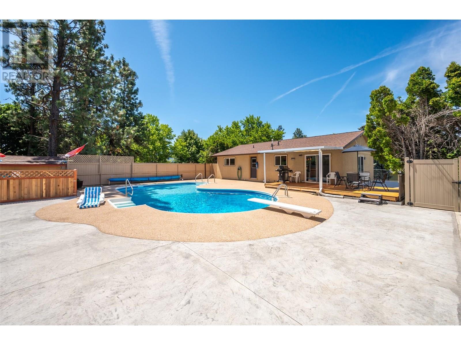 186 DUNANT CRESCENT - Image 35