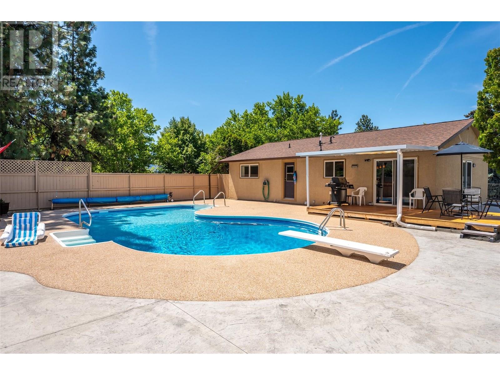 186 DUNANT CRESCENT - Image 36
