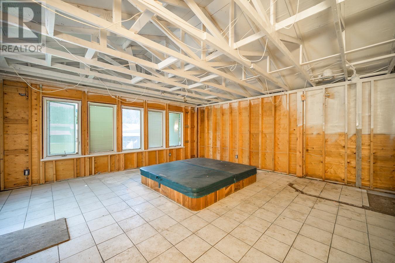 Photo 5 of 2628 Moyie Street, Prince George BC