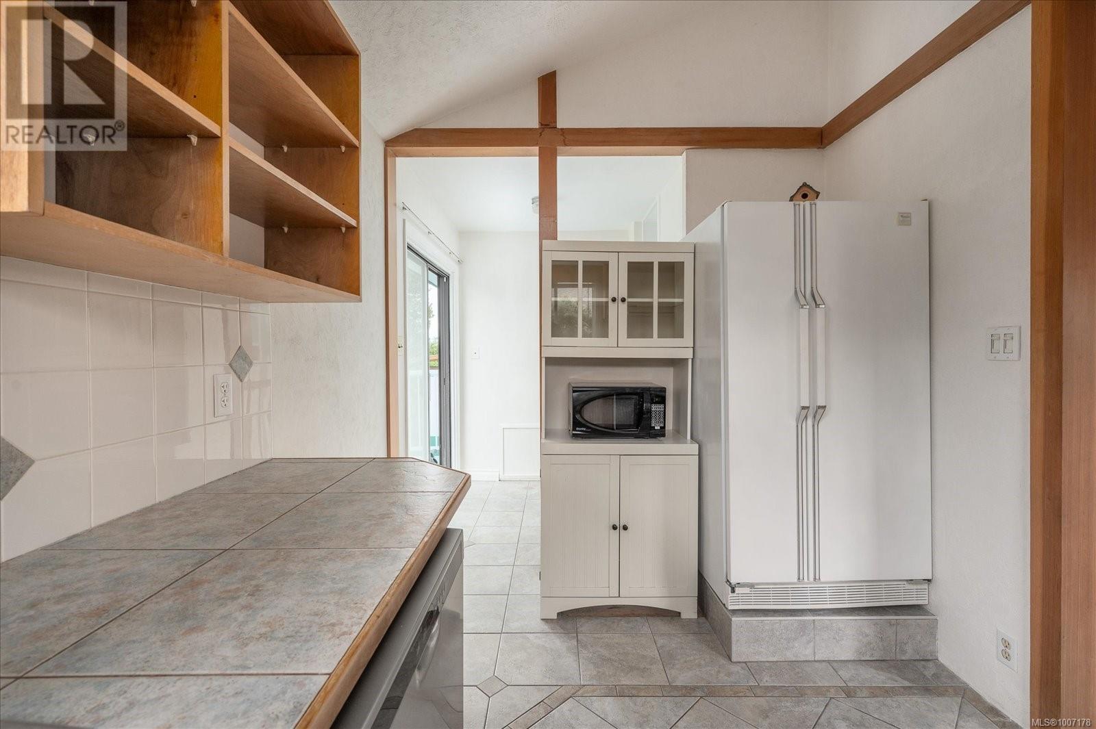 Photo 16 of 880 Hunter St, Nanaimo BC