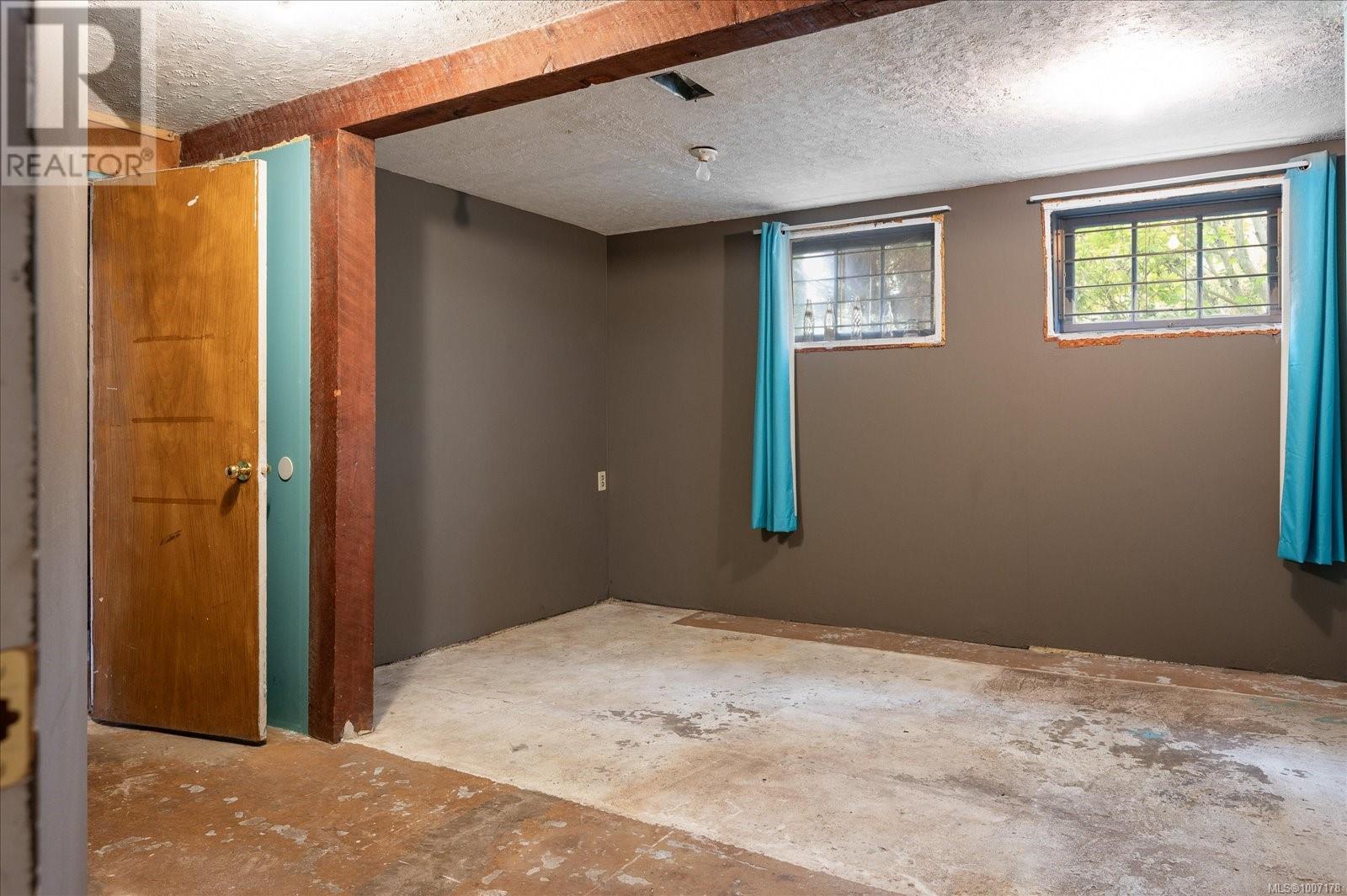 Photo 20 of 880 Hunter St, Nanaimo BC