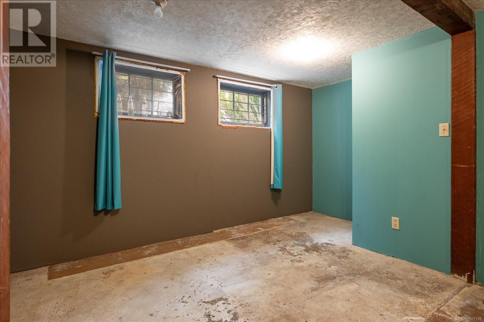 Photo 21 of 880 Hunter St, Nanaimo BC