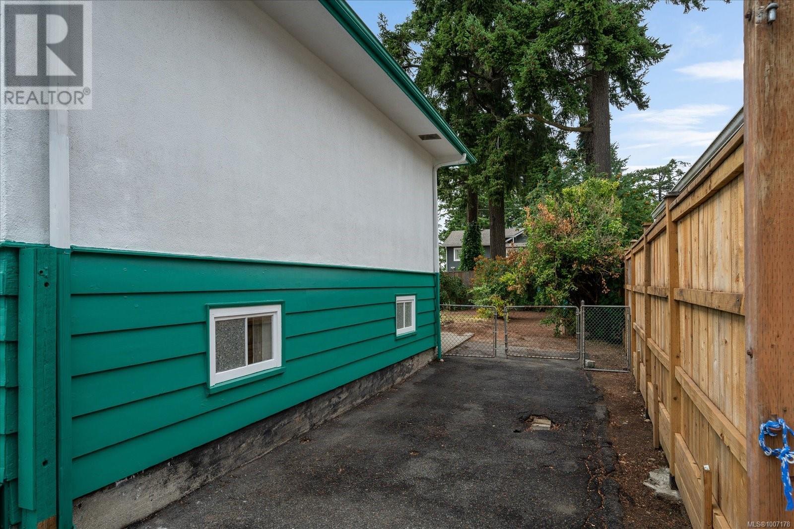 Photo 36 of 880 Hunter St, Nanaimo BC