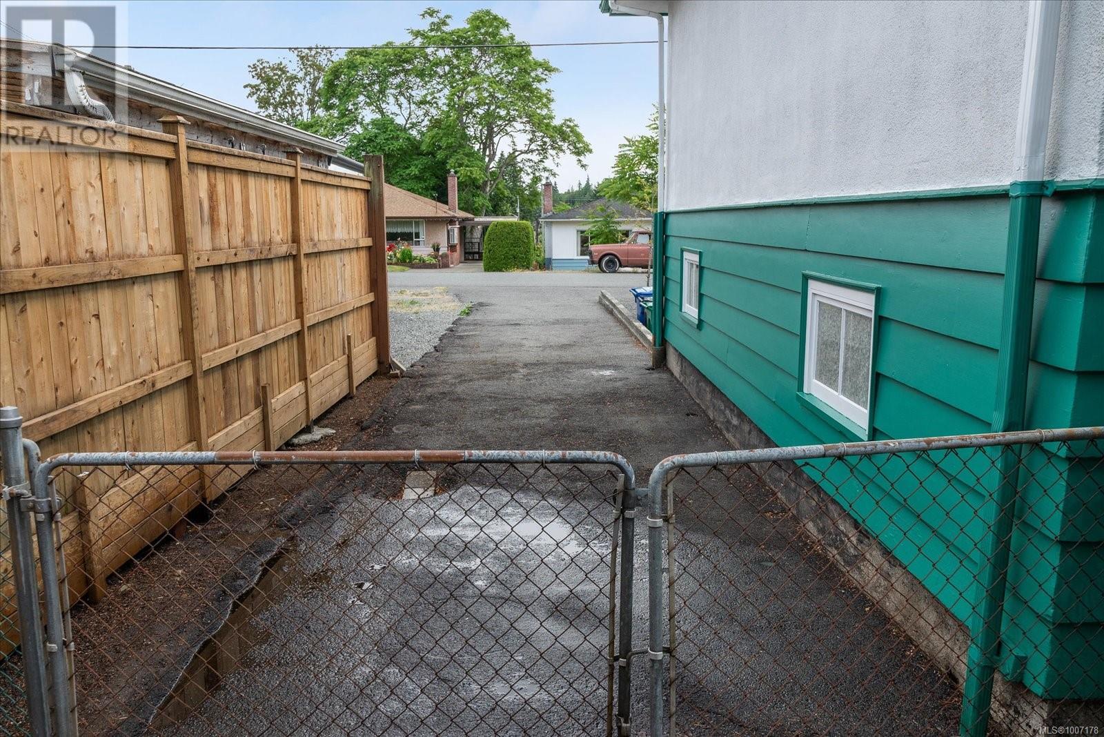 Photo 37 of 880 Hunter St, Nanaimo BC