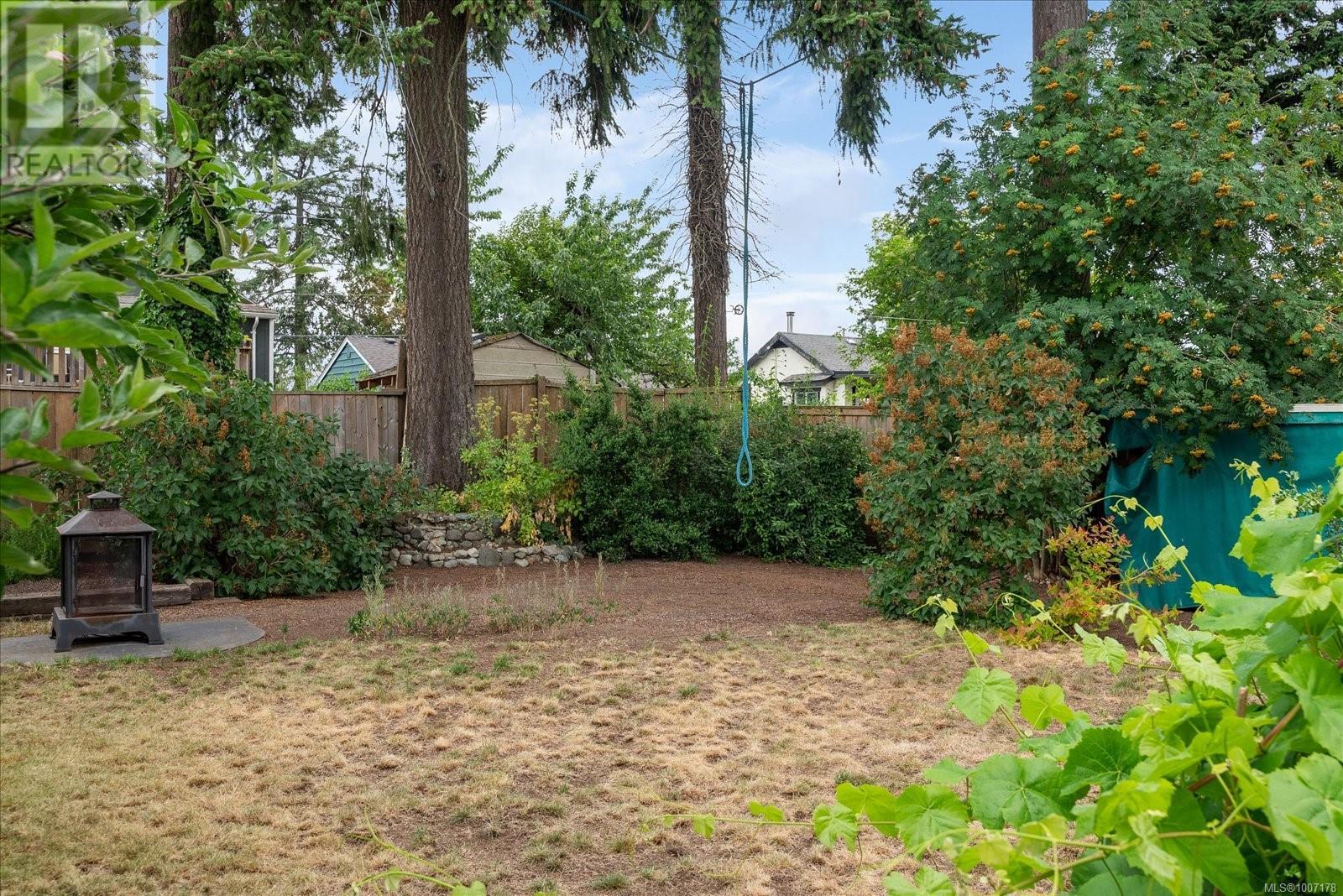 Photo 39 of 880 Hunter St, Nanaimo BC