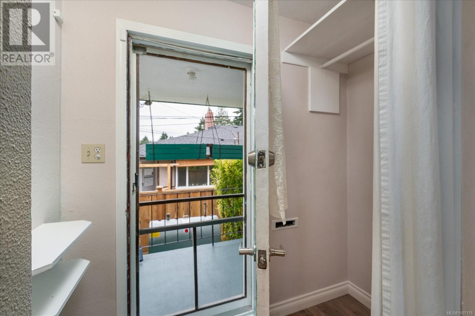 Photo 5 of 880 Hunter St, Nanaimo BC