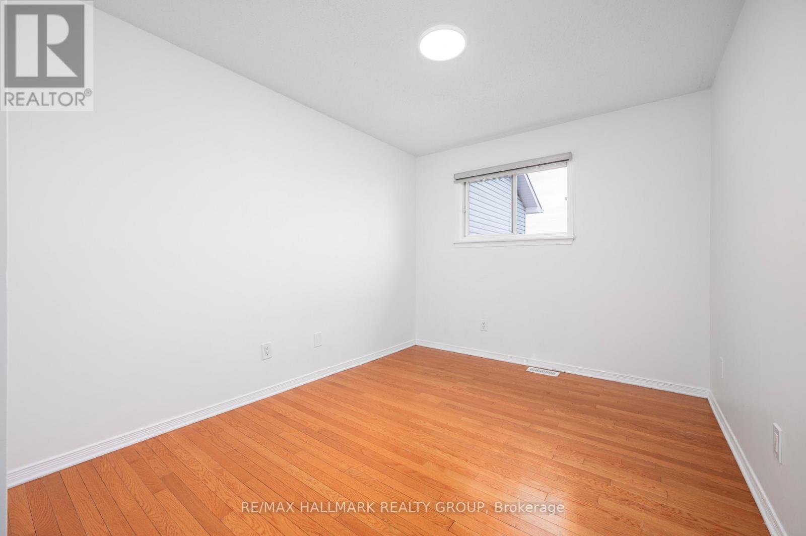 Photo 2 of 73 Palmadeo Drive, Ottawa ON