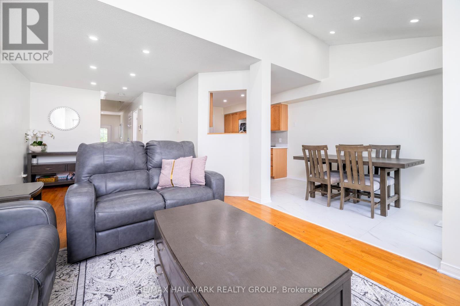 Photo 23 of 73 Palmadeo Drive, Ottawa ON