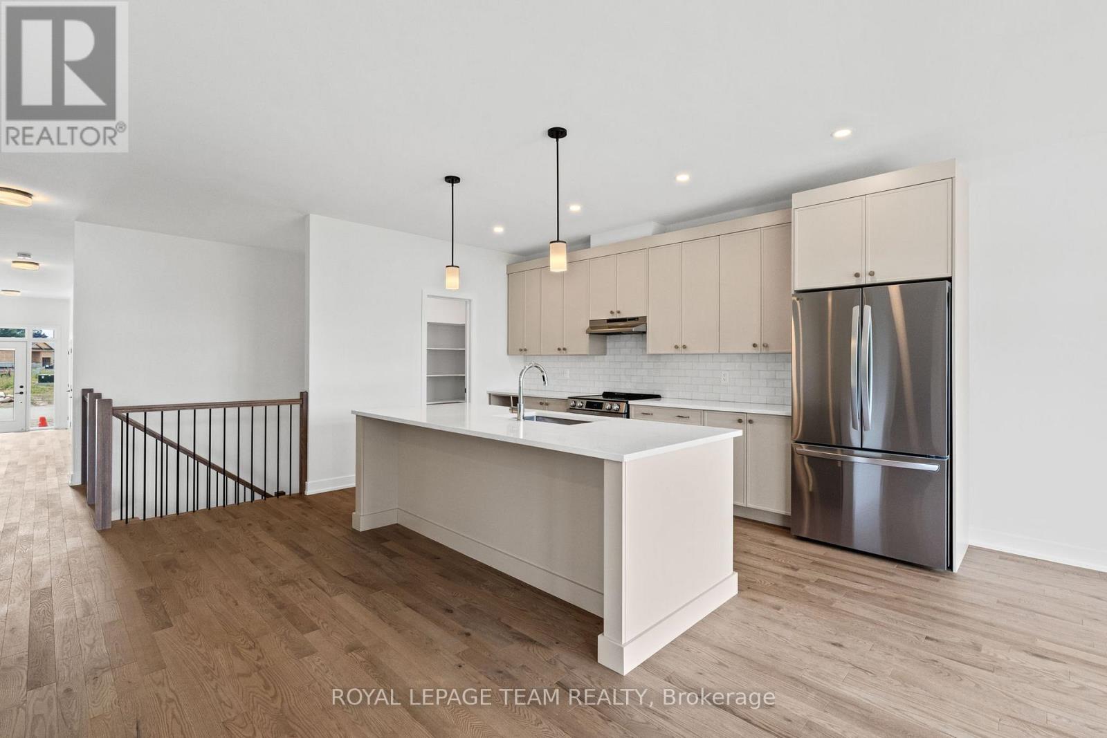 Photo 13 of 1039 Moore Street, Brockville ON