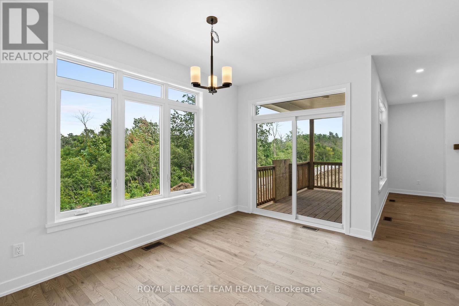 Photo 20 of 1039 Moore Street, Brockville ON