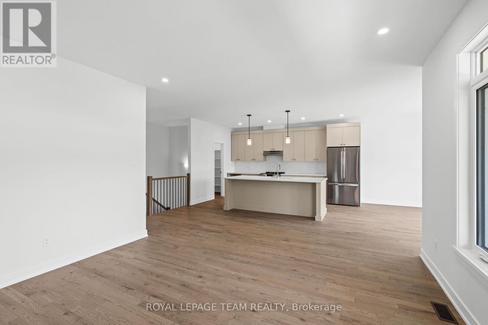 Photo 25 of 1039 Moore Street, Brockville ON