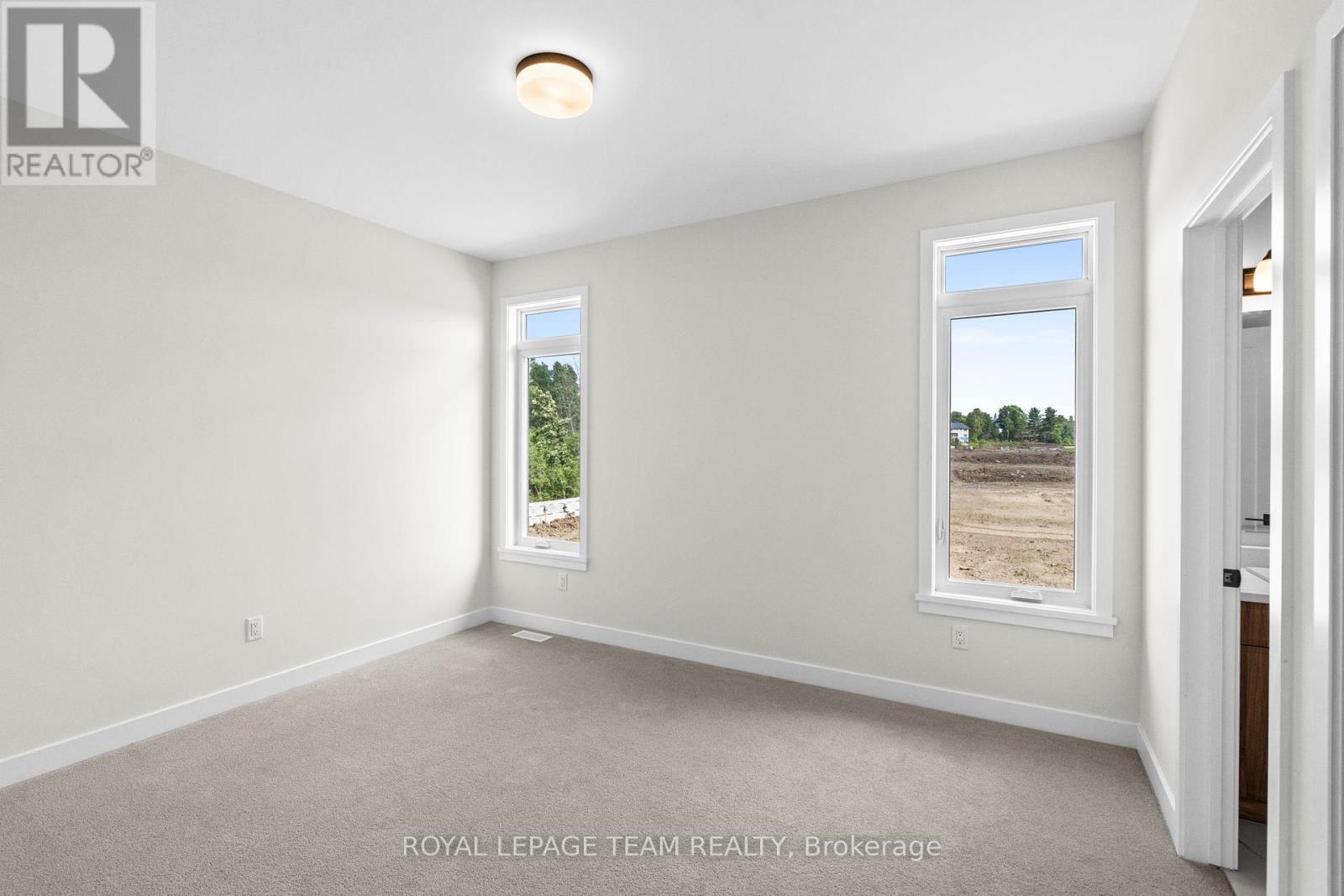Photo 29 of 1039 Moore Street, Brockville ON