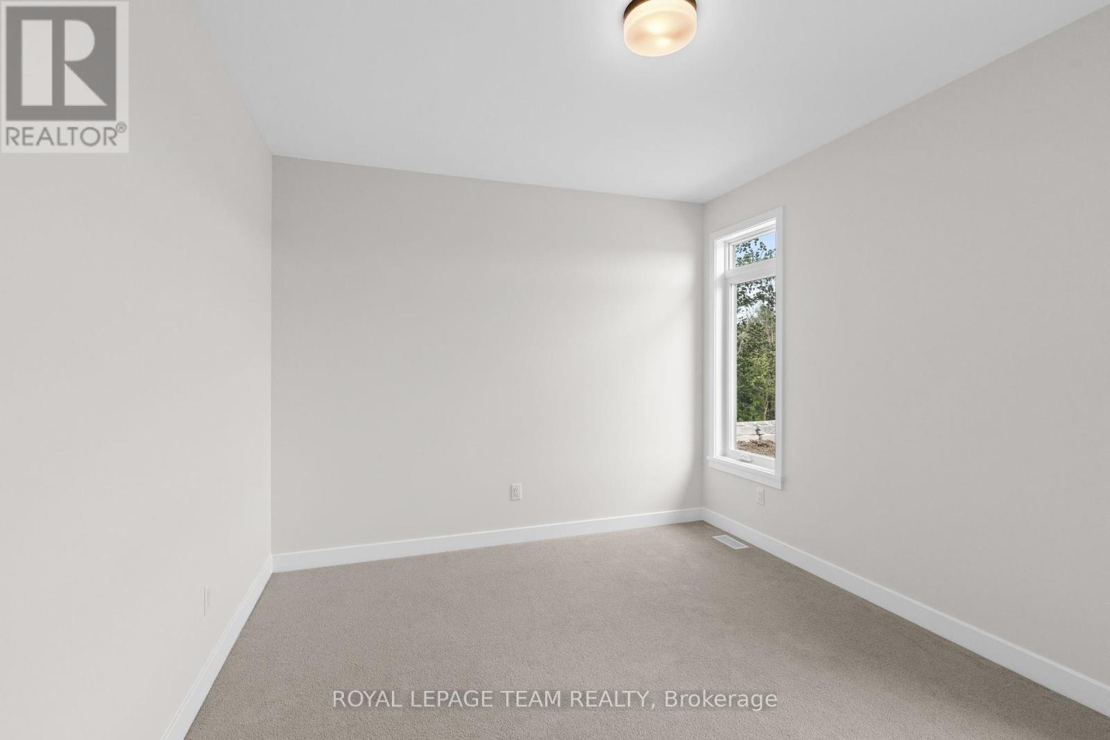 Photo 30 of 1039 Moore Street, Brockville ON