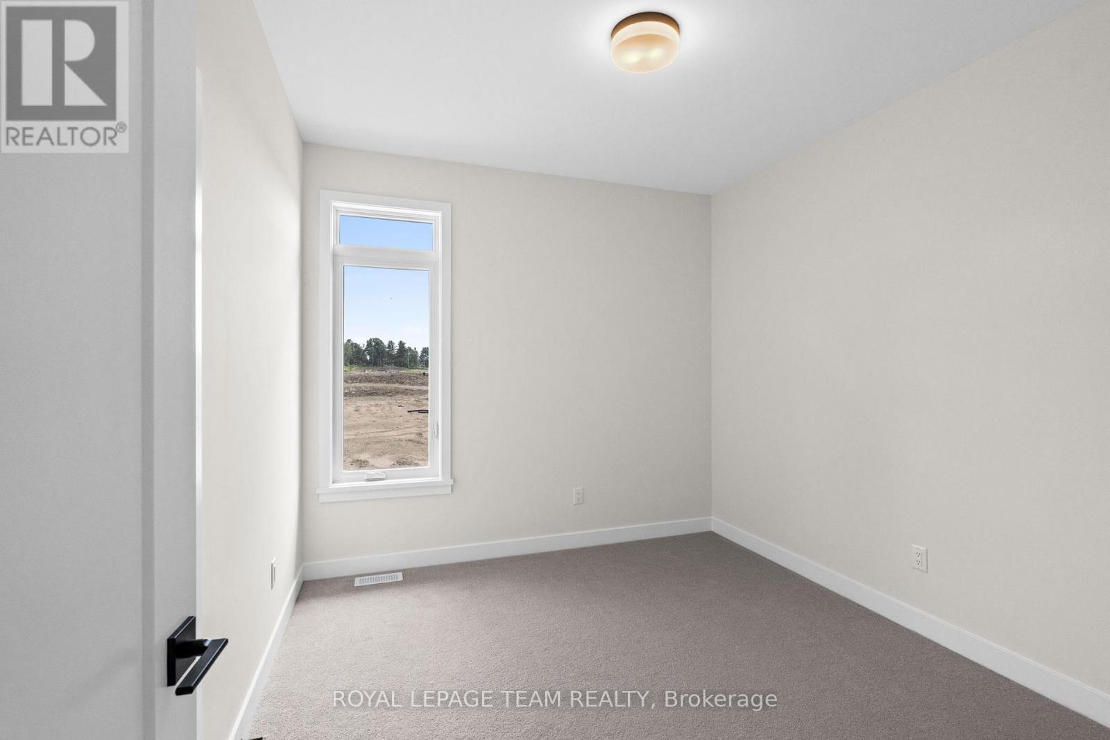 Photo 34 of 1039 Moore Street, Brockville ON