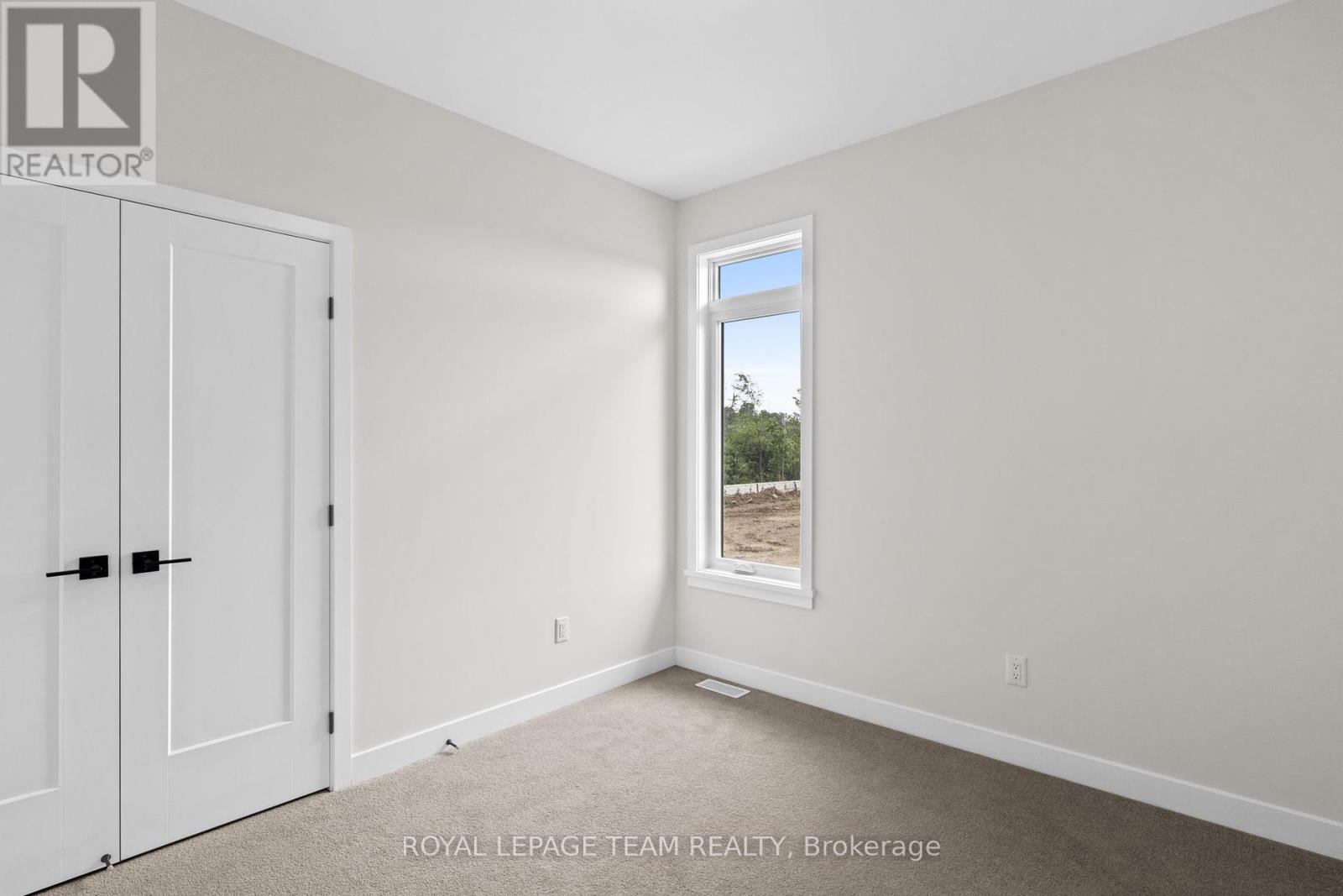 Photo 36 of 1039 Moore Street, Brockville ON