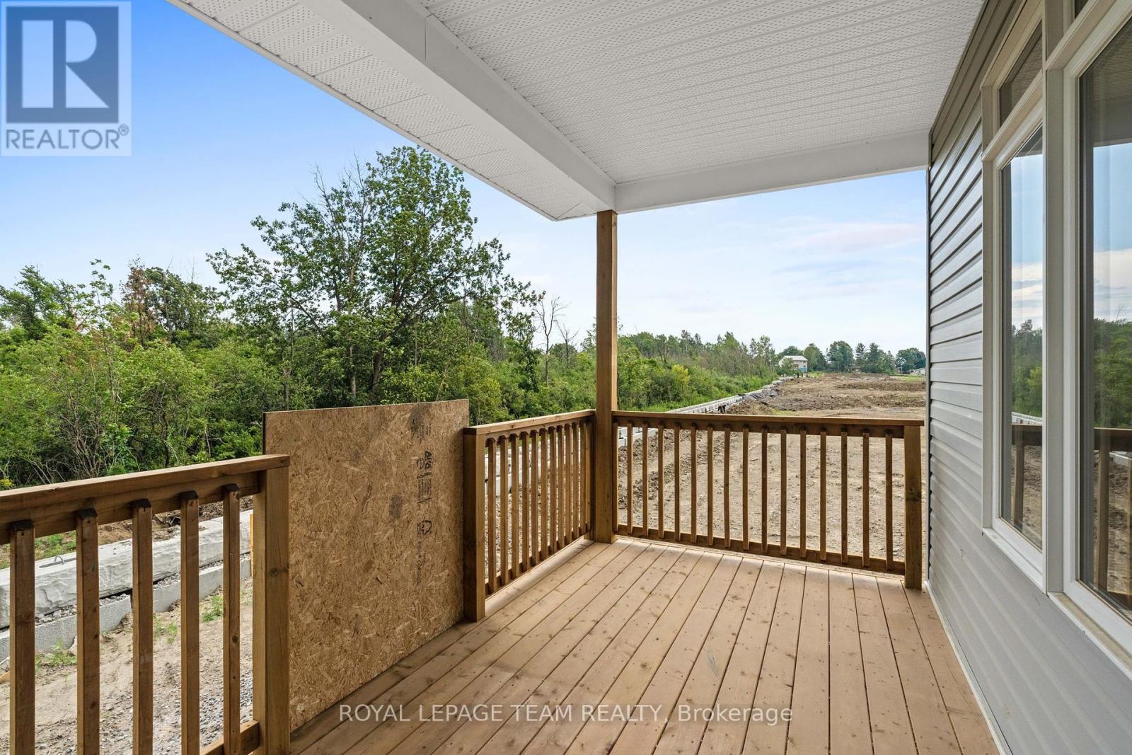 Photo 39 of 1039 Moore Street, Brockville ON