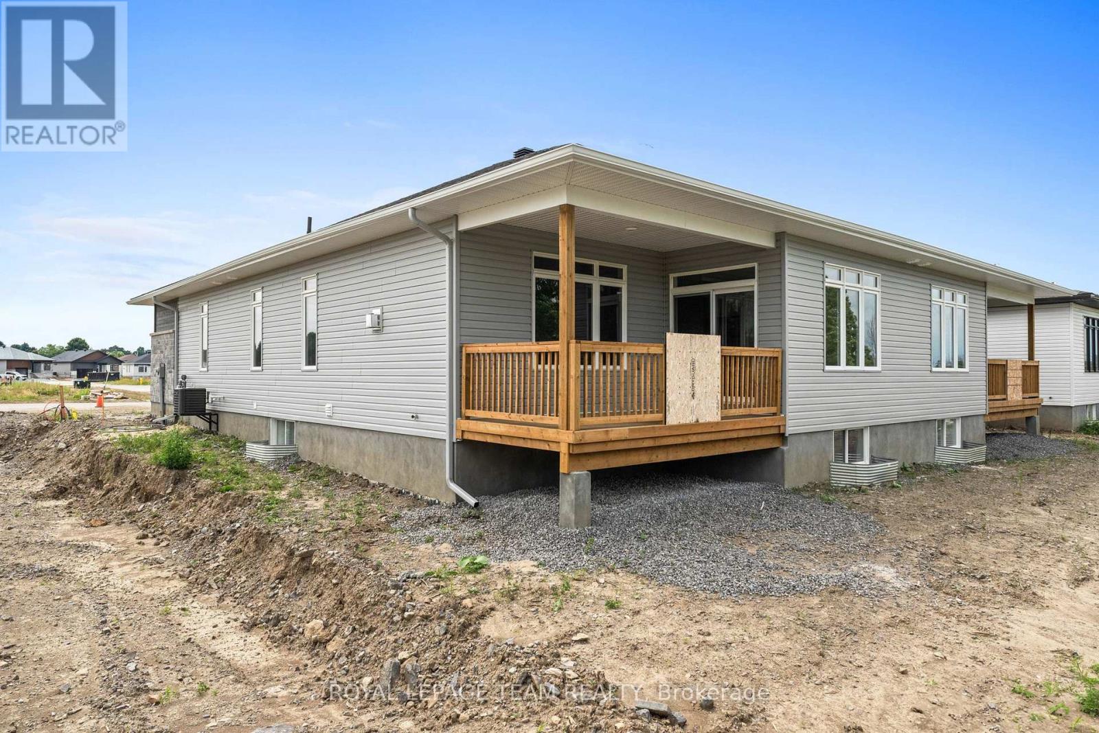 Photo 41 of 1039 Moore Street, Brockville ON
