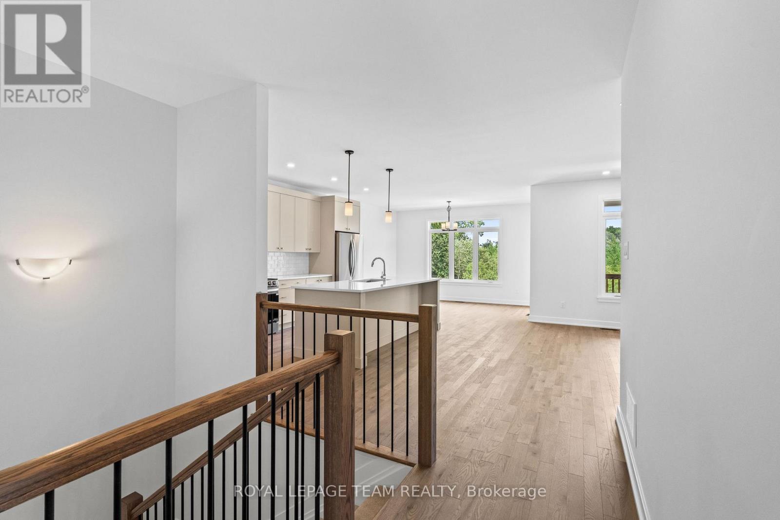 Photo 9 of 1039 Moore Street, Brockville ON
