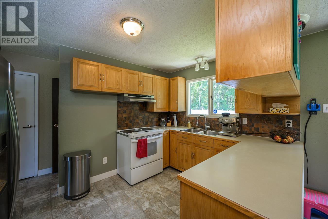 Photo 10 of 1443 Buchanan Avenue, Prince George BC