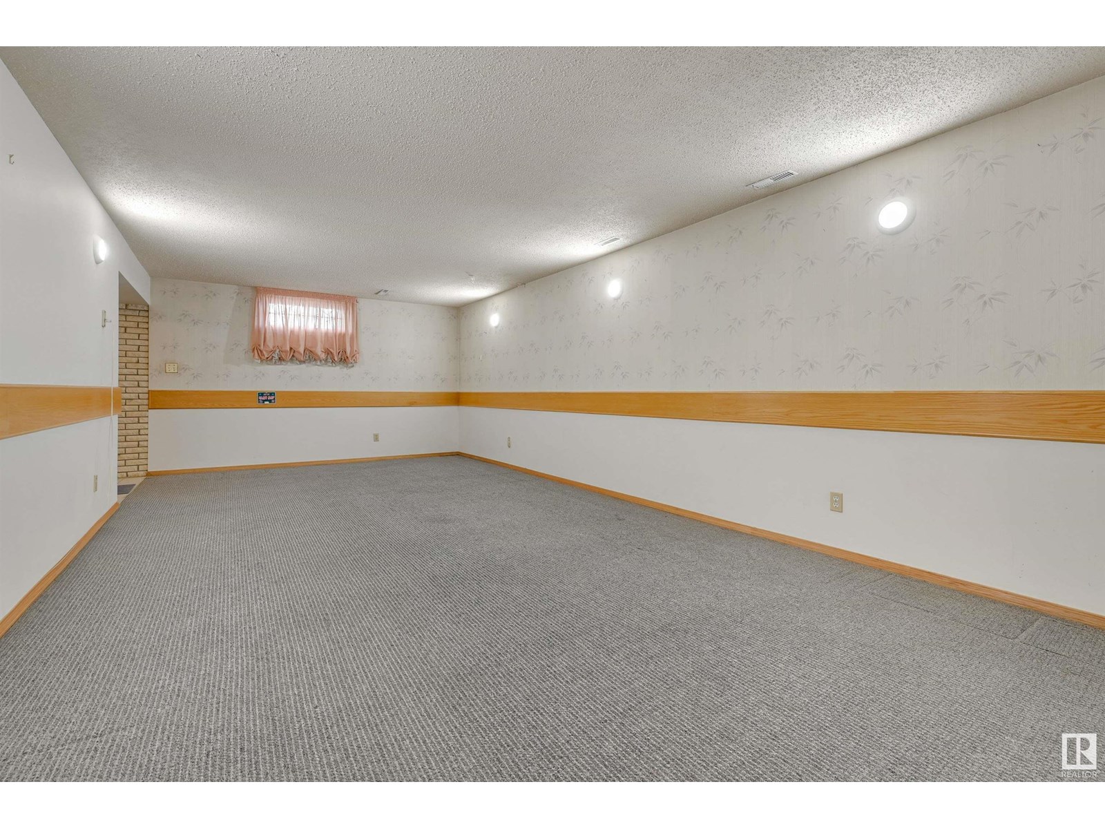 Photo 29 of 15008 96 St Nw, Edmonton AB
