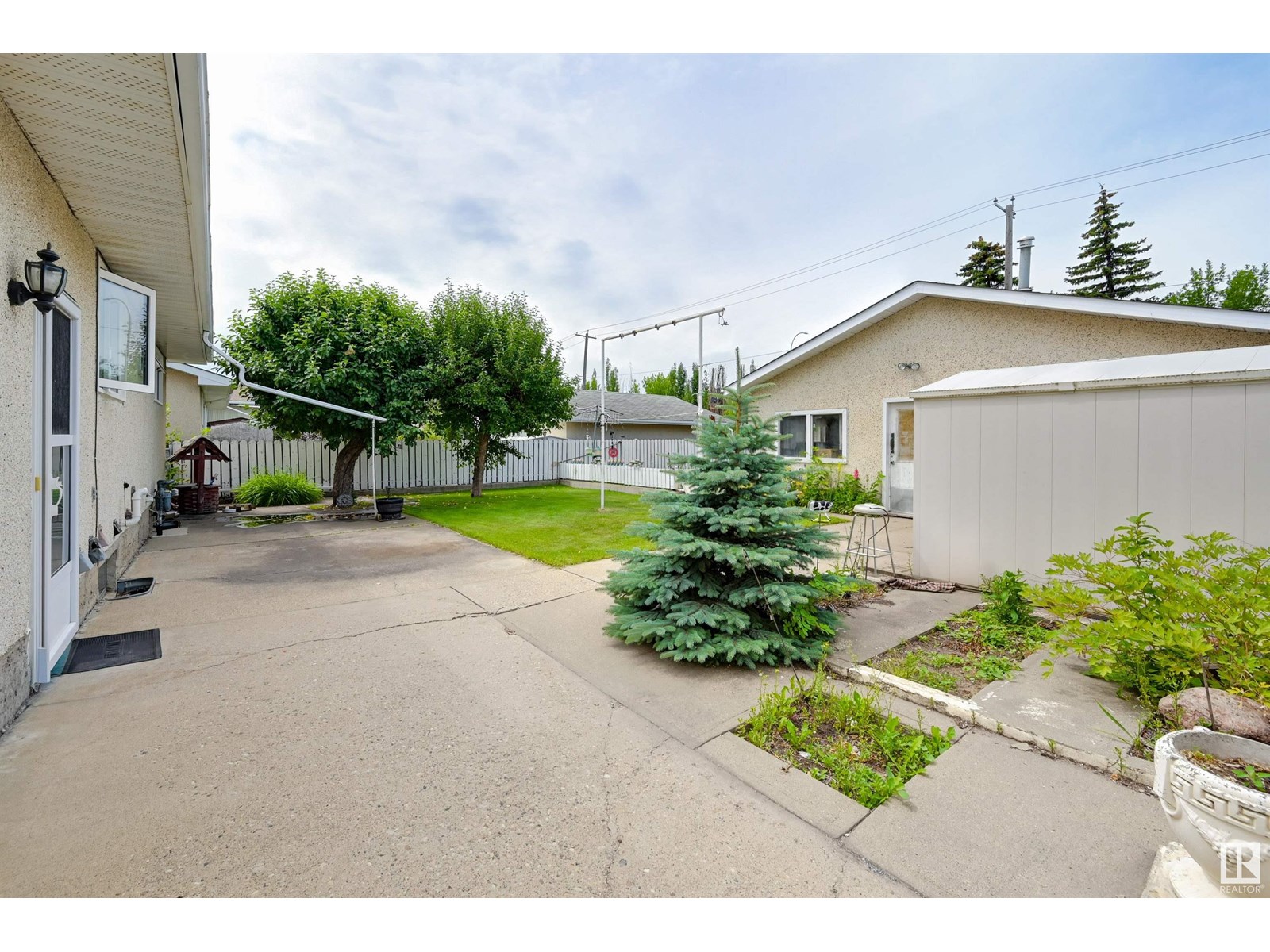 Photo 39 of 15008 96 St Nw, Edmonton AB