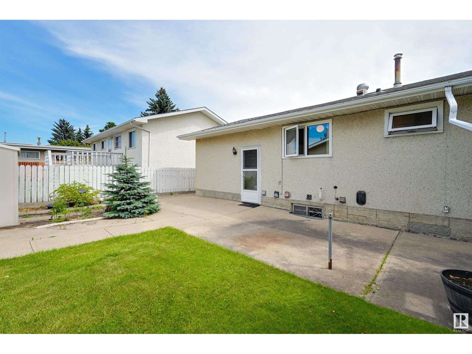 Photo 43 of 15008 96 St Nw, Edmonton AB