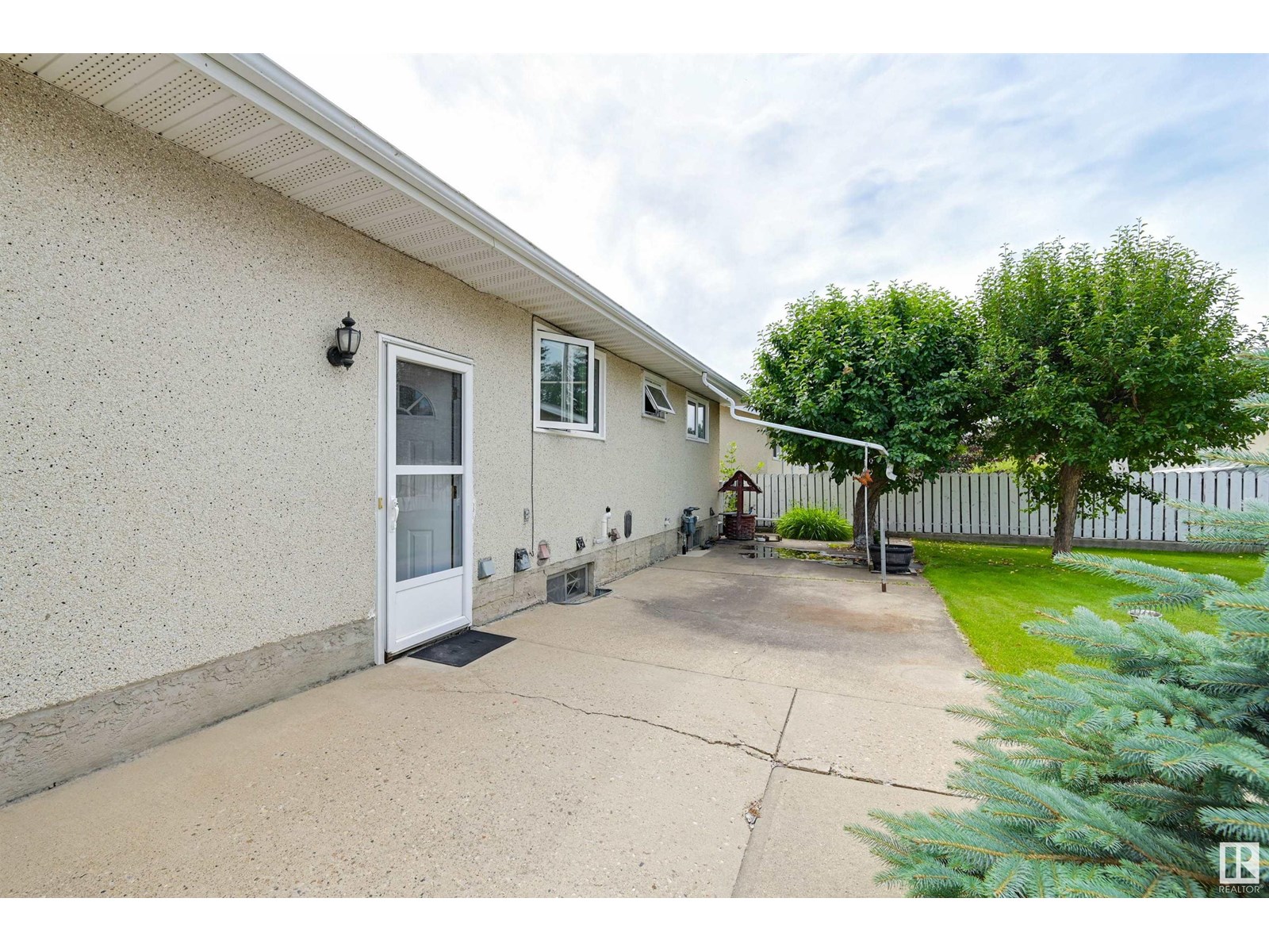 Photo 41 of 15008 96 St Nw, Edmonton AB
