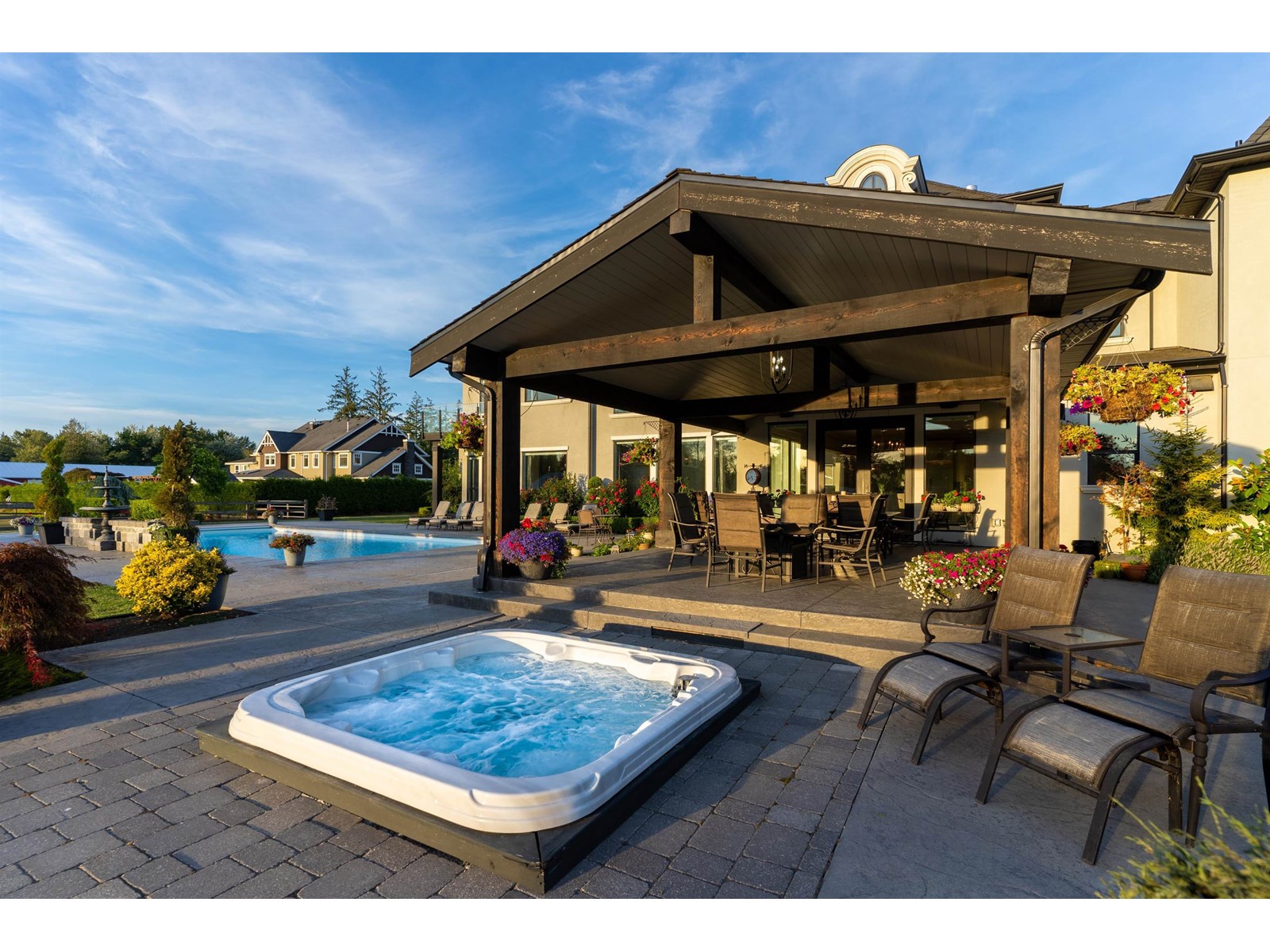 Photo 5 of 687 204 Street, Langley BC