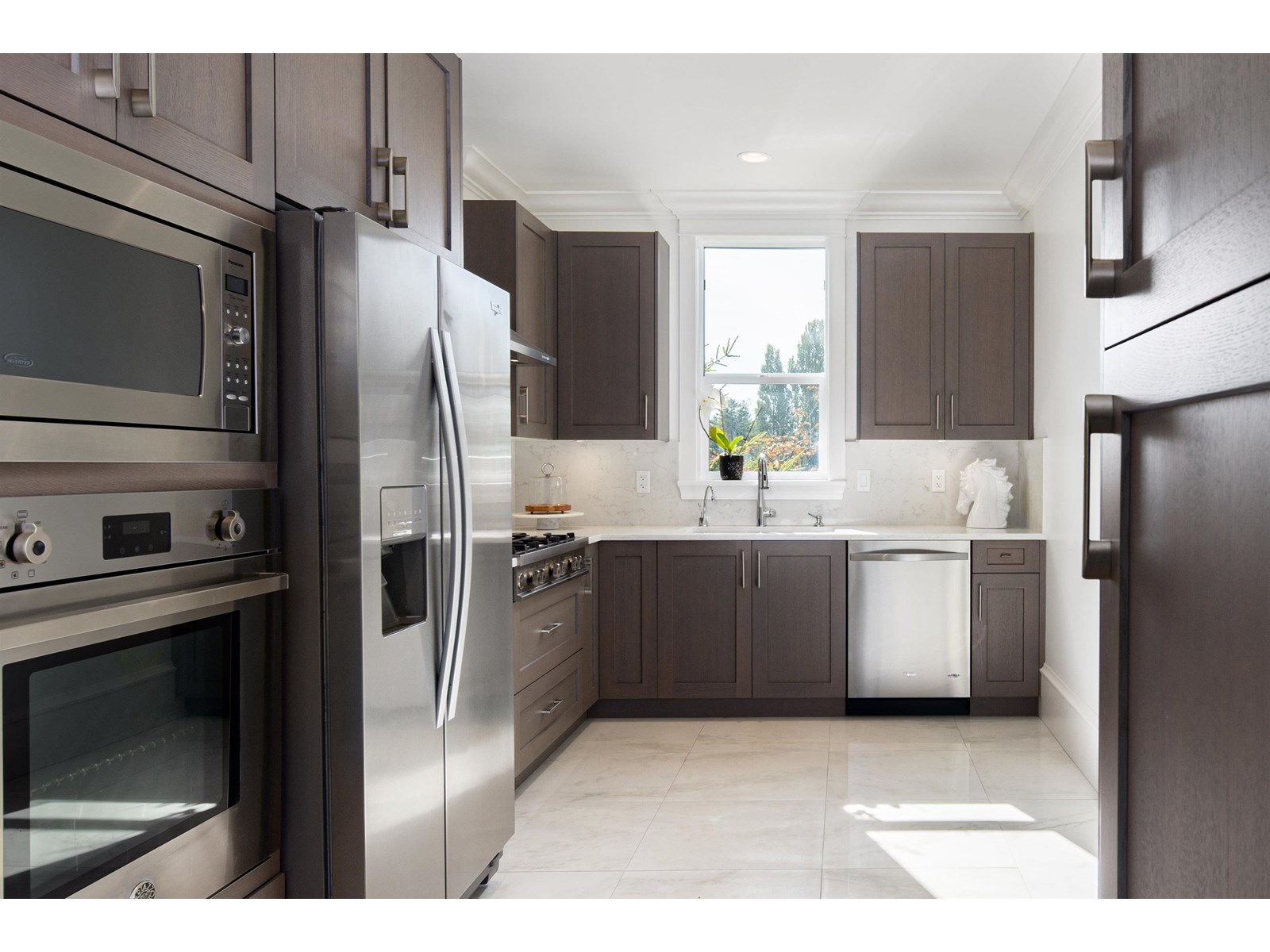 Photo 7 of 687 204 Street, Langley BC