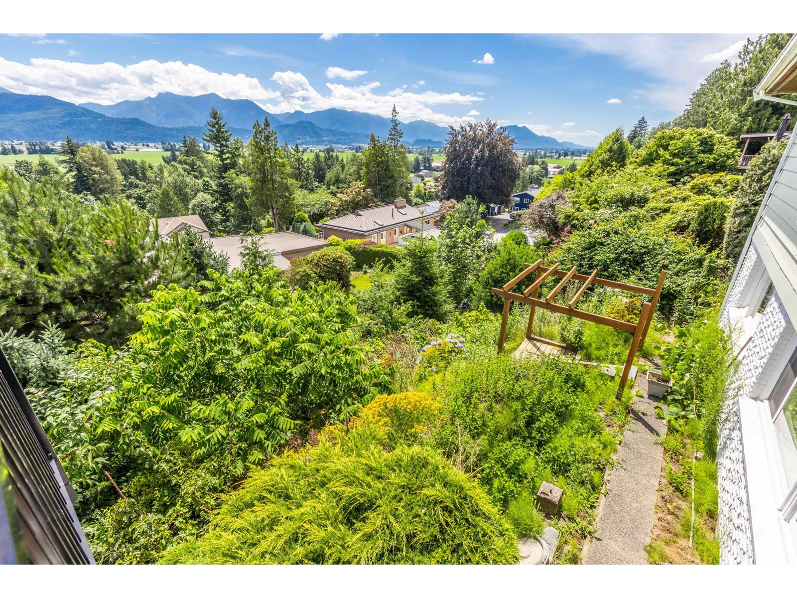 Photo 12 of 10050 Timberline Place Little Mountain, Chilliwack BC