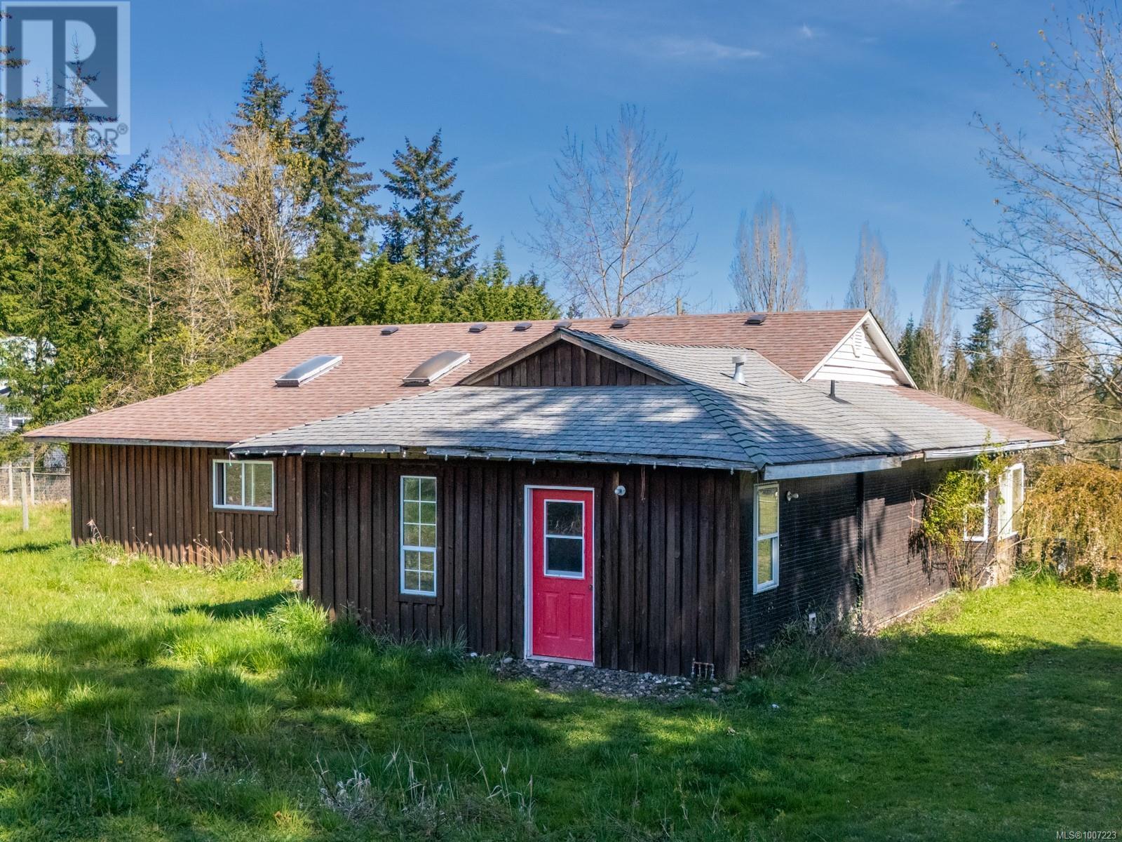 Photo 21 of 2892 Maridge Rd, Courtenay BC