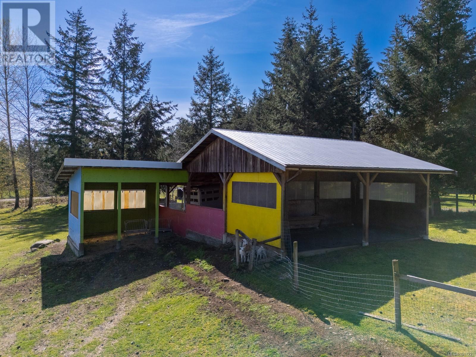 Photo 27 of 2892 Maridge Rd, Courtenay BC