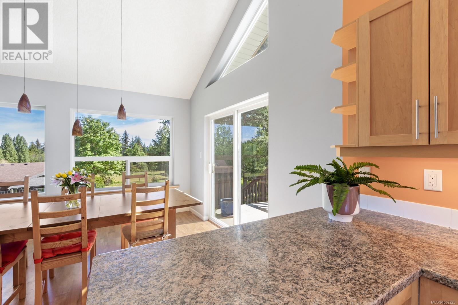 Photo 36 of 2892 Maridge Rd, Courtenay BC