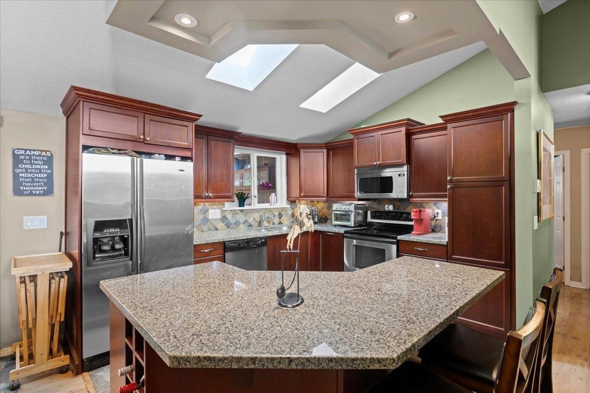 Photo 10 of 3344 Omineca Court, Abbotsford BC
