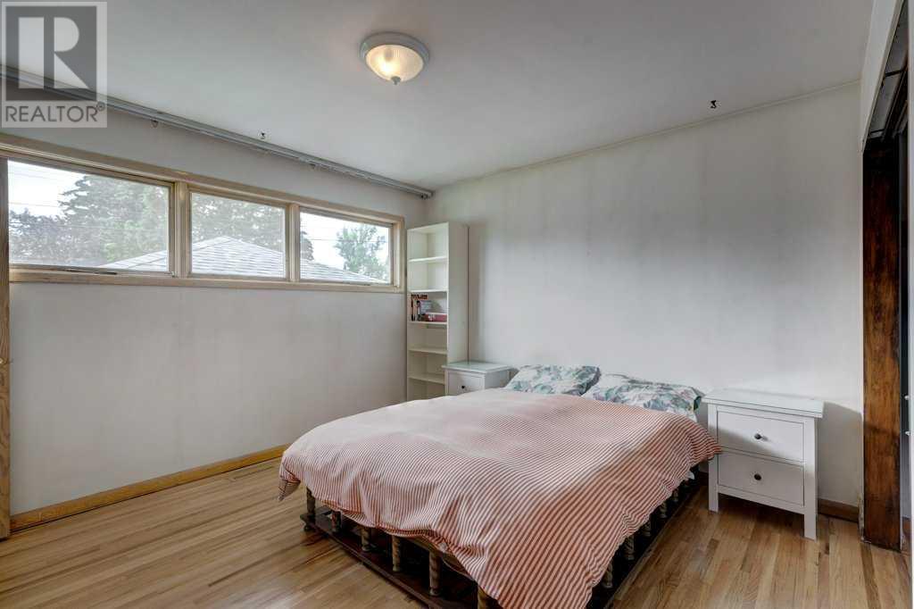 Single Family House Bungalow for Sale in  Gladys Ridge Road SW Glendale Calgary 