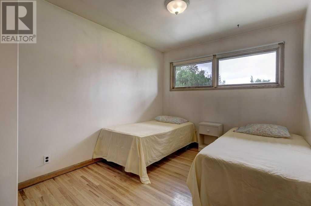Single Family House Bungalow for Sale in  Gladys Ridge Road SW Glendale Calgary 