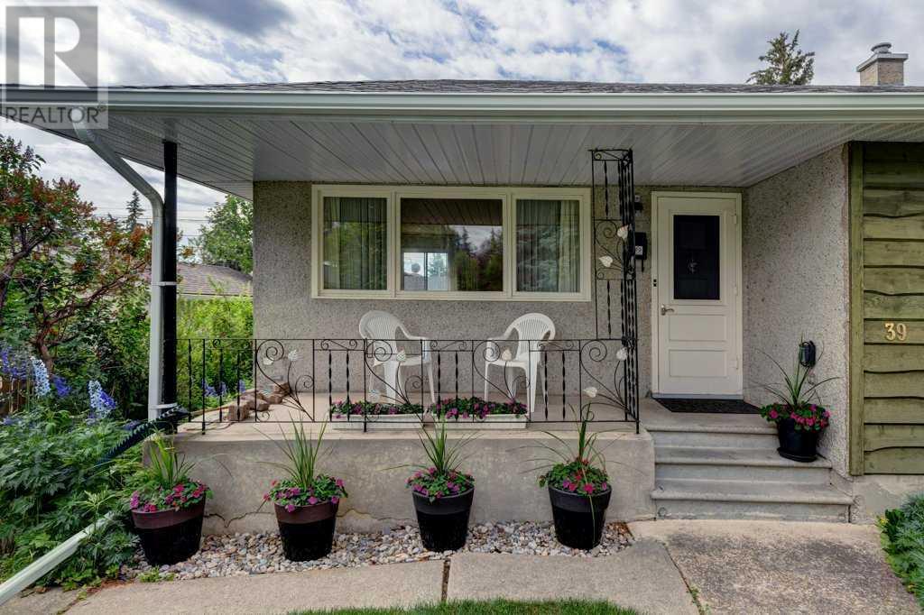 Single Family House Bungalow for Sale in  Gladys Ridge Road SW Glendale Calgary 