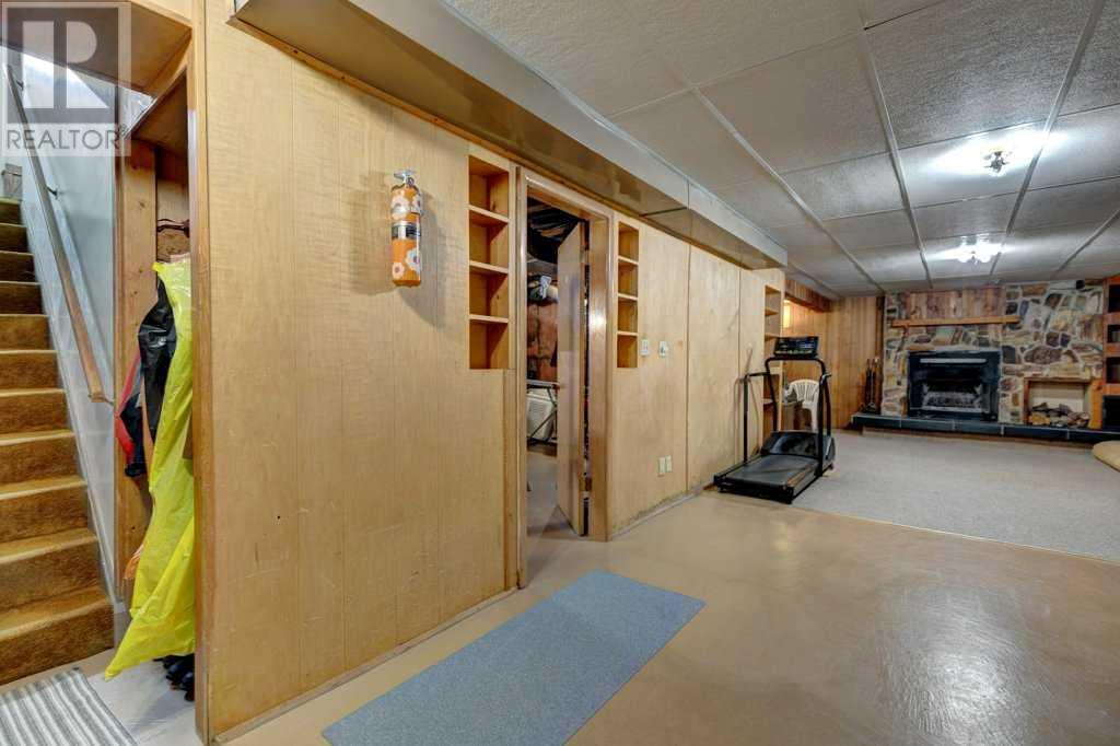 Single Family House Bungalow for Sale in  Gladys Ridge Road SW Glendale Calgary 