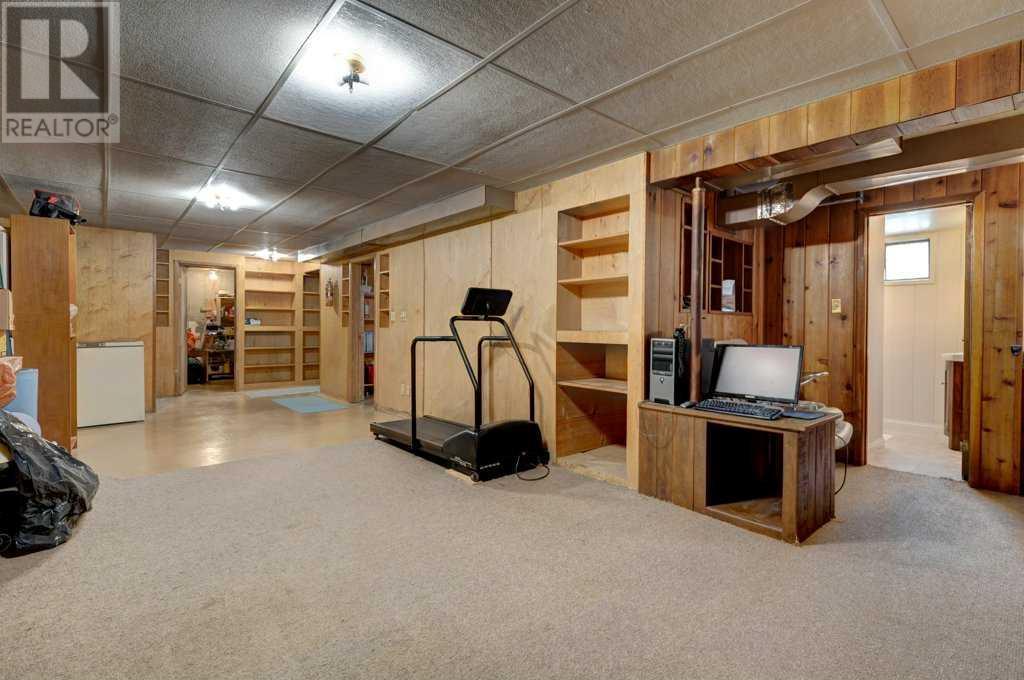 Single Family House Bungalow for Sale in  Gladys Ridge Road SW Glendale Calgary 